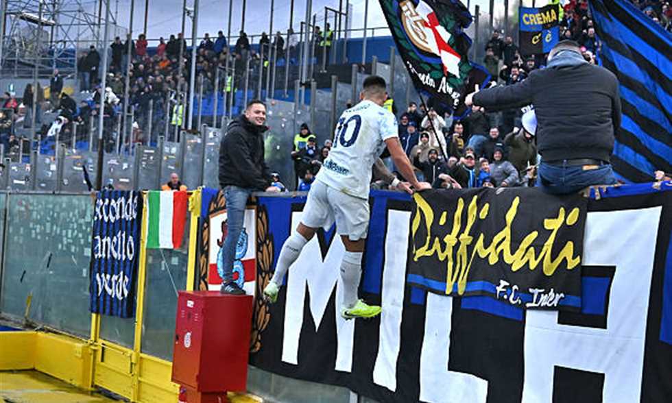 إنتر يروض بيزا بثنائية مارتينيز ويستعيد توازنه في الكالتشيو