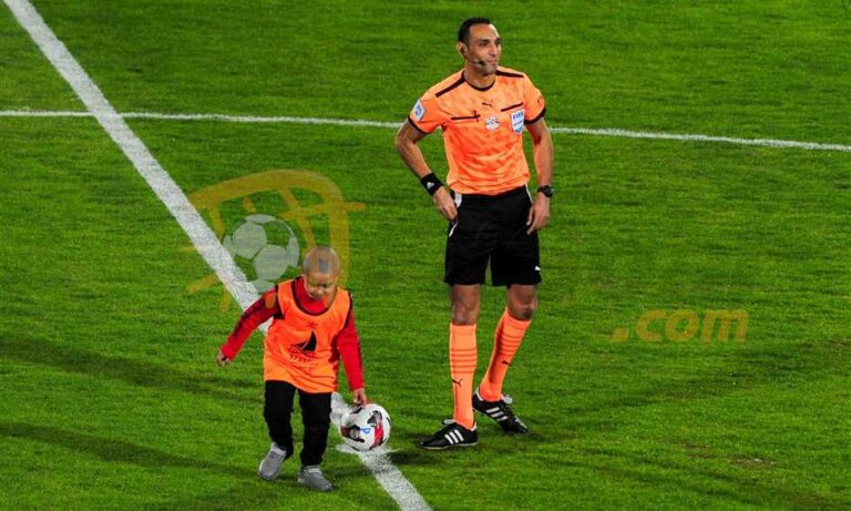 محمود بسيوني يقود موقعة الأهلي وغزل المحلة في كأس العاصمة