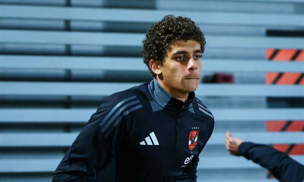 حلم برشلونة يواجه تحديًا: الأهلي يوضح موقفه من صفقة “حمزة”