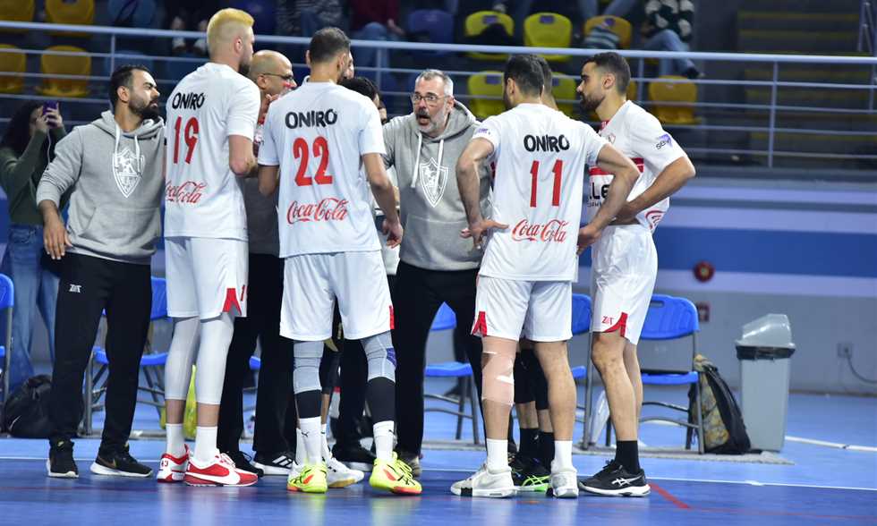 رحيل مفاجئ.. الزمالك يفقد مدرب طائرة الفريق!