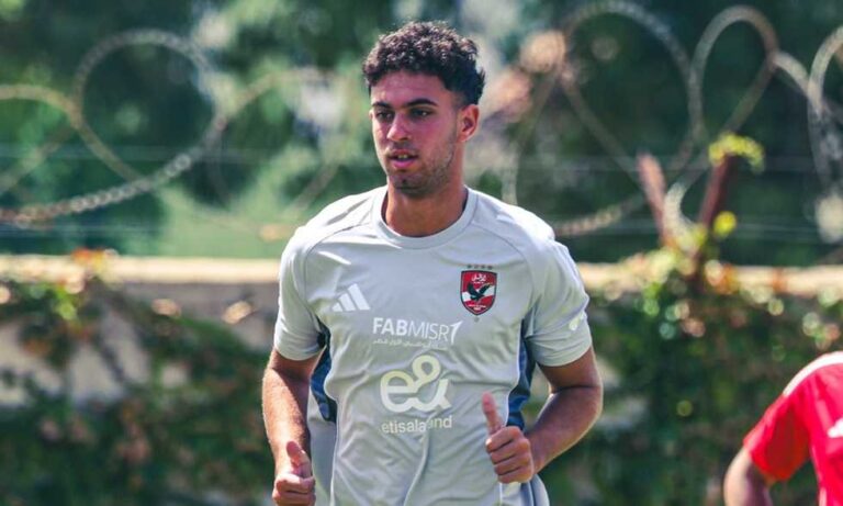 عودة قوية: نجمي الأهلي يعودان إلى الملاعب قبل مواجهة إنبي المرتقبة