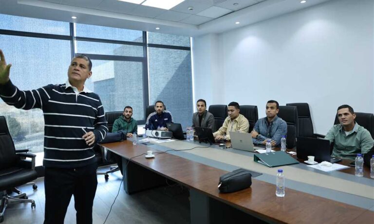 صافرة الإنذار تدوي في أروقة التحكيم المصري: مراجعات مكثفة وقرارات حاسمة قبل توقف الدوري