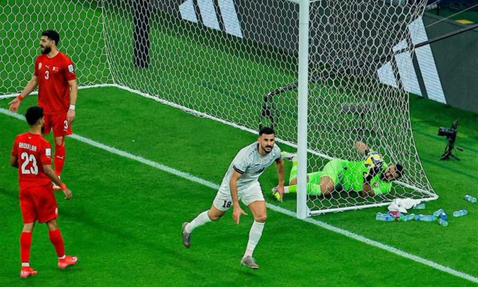 العراق والجزائر: صراع الصدارة في مواجهة نارية بكأس العرب