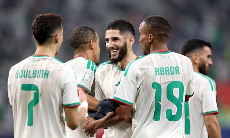 الجزائر والعراق: قمة عربية نارية تحدد المتصدر في كأس العرب