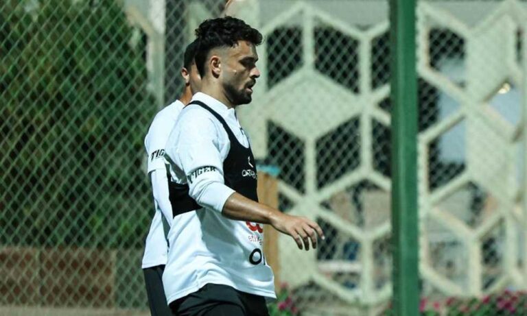 صلاح محسن يقود الفراعنة في مواجهة أنجولا الحاسمة