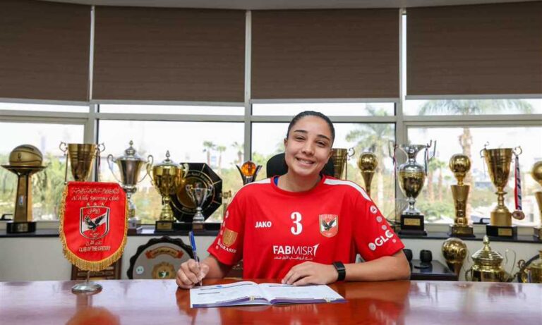 الأهلي يخطف نجمة الكرة الطائرة.. صفقة مدوية تعزز صفوف “سيدات القلعة الحمراء”