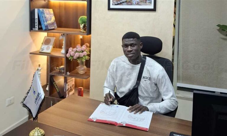 مهاجم أولمبي يرتدي قميص فاركو.. صفقة جديدة تعزز هجوم الفريق