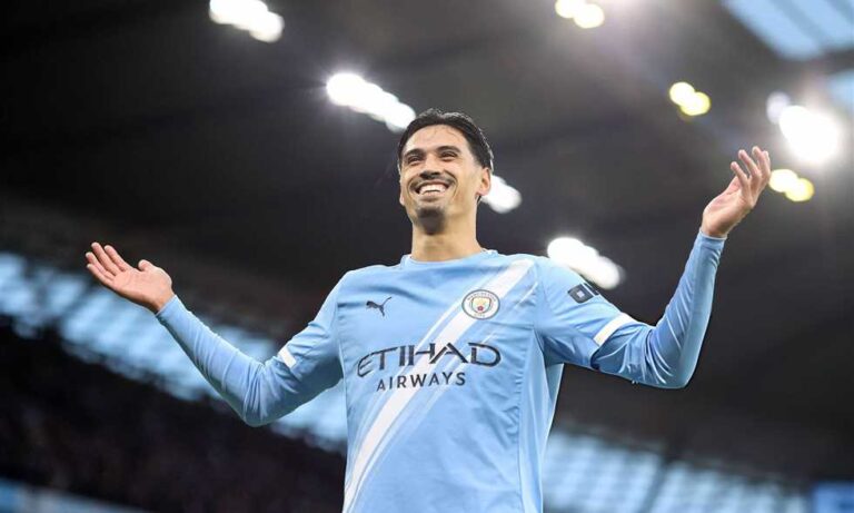 “السيتيزنز” يواصلون الزحف نحو الصدارة.. ريندرز يحذر أرسنال!