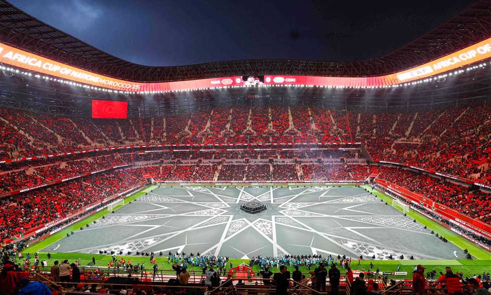 “الجنون الإفريقي” يشتعل: محرز يتصدر.. وصلاح يلاحق!