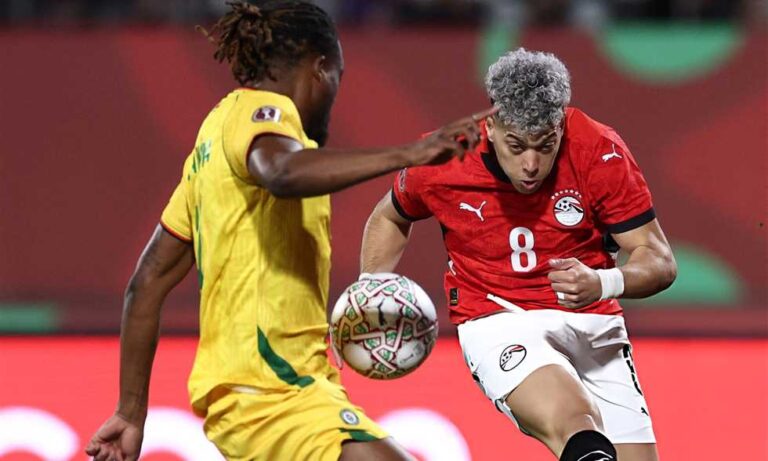 “الفراعنة” يضربون “الأولاد” ويتأهلون للأدوار الإقصائية في أمم إفريقيا