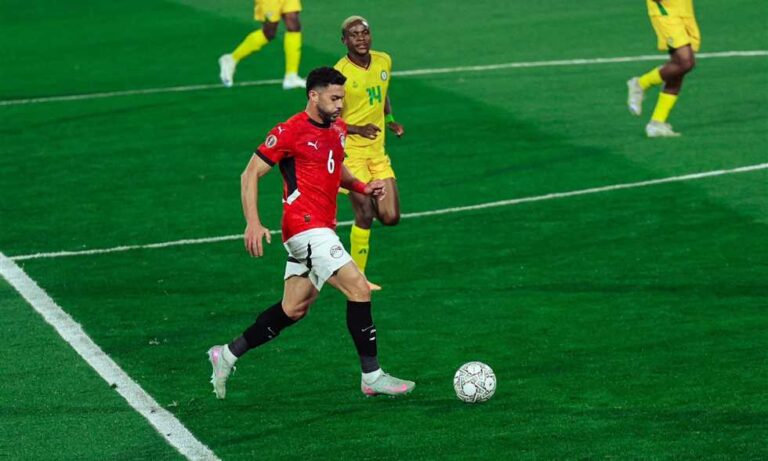 “الفراعنة” يقتنصون فوزًا صعبًا في بداية مشوار أمم أفريقيا.. وياسر إبراهيم يشيد بعقلية اللاعبين