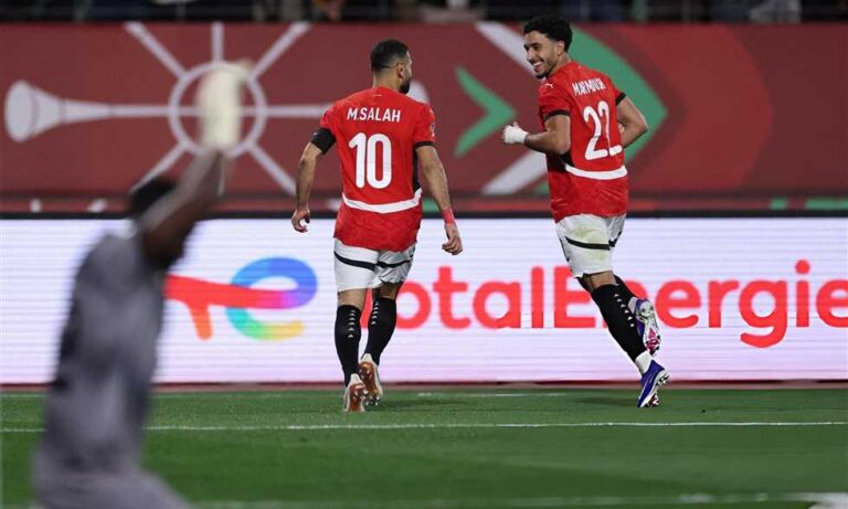 “الفراعنة” يفتتحون مشوارهم في البطولة بفوز مثير على زيمبابوي