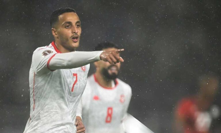 “نسور قرطاج” تنطلق بقوة في البطولة الإفريقية: العاشوري يقود تونس لفوز مثير!