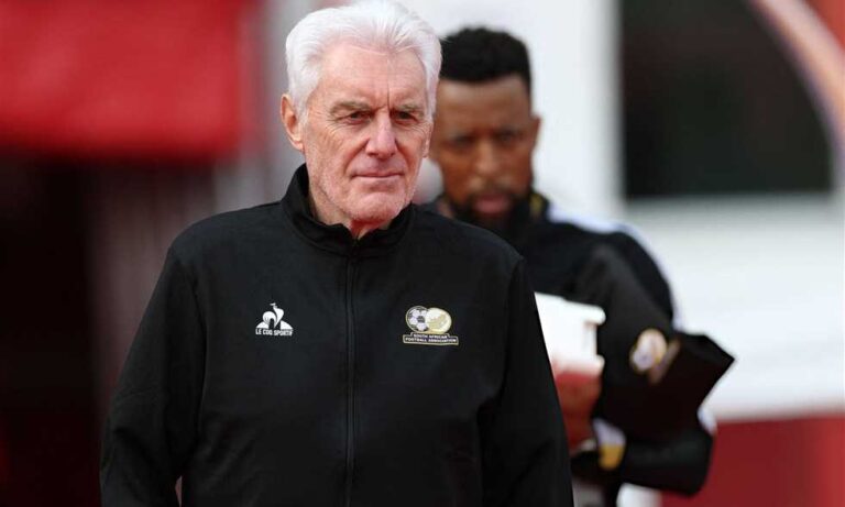 جنوب أفريقيا تفوز بصعوبة على زيمبابوي.. المدرب يعلق على الأداء