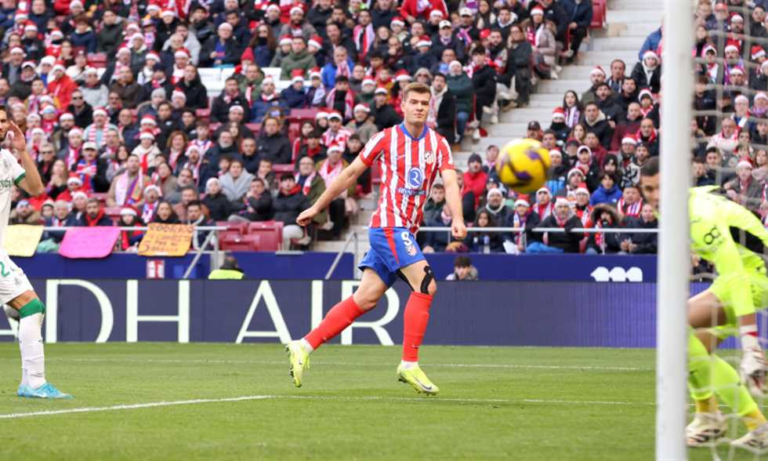 الهلال السعودي يضع سورلوث على