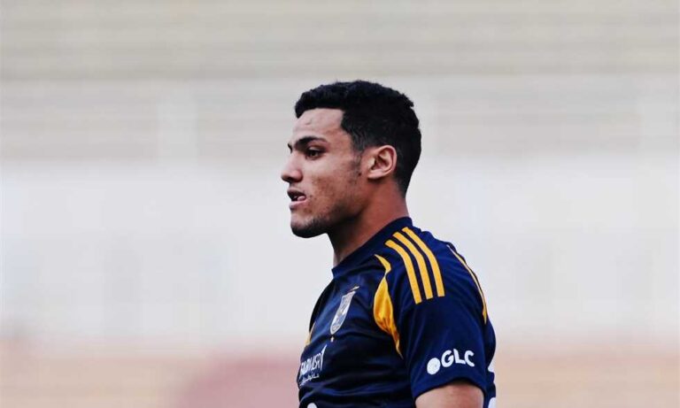 المصري يقترب من ضم مصطفى