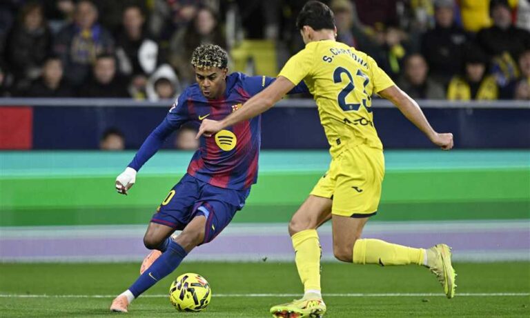 برشلونة يواجه إسبانيول في دربي كتالونيا.. فليك يعلن التشكيلة الأساسية