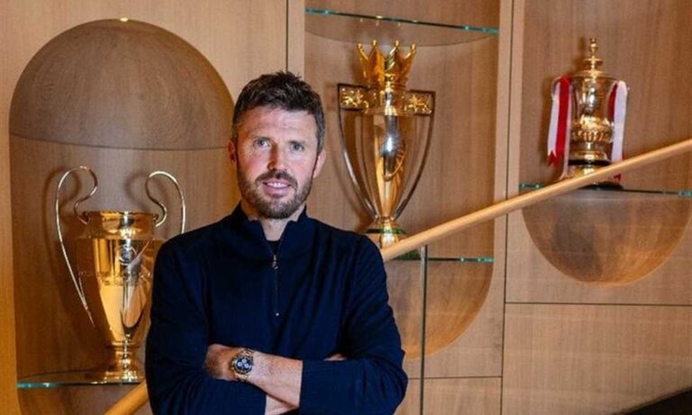 مايكل كاريك مدربًا لمانشستر يونايتد