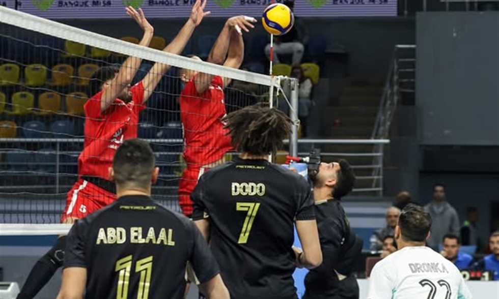 الأهلي والزمالك يتنافسان على لقب