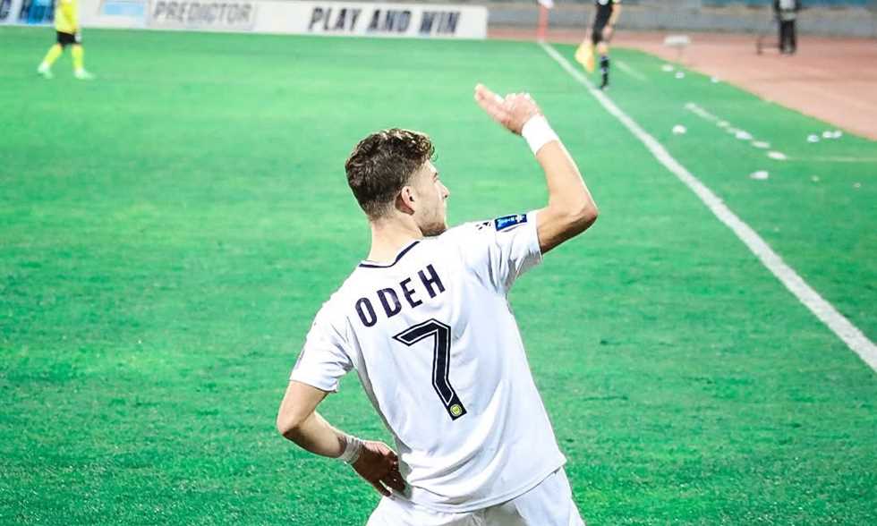 الأهلي المصري يقترب من ضم