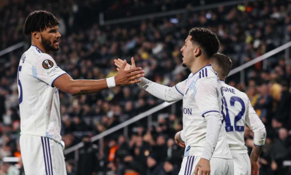 ليون وأستون فيلا يتأهلان إلى