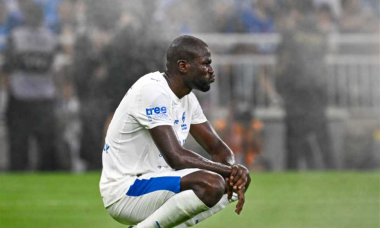 الهلال يدرس تمديد عقد كوليبالي