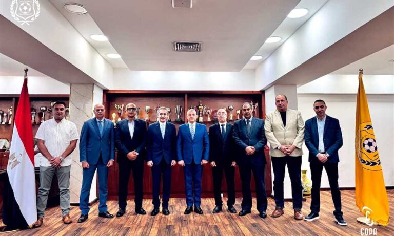 عدول 3 من أعضاء اللجنة